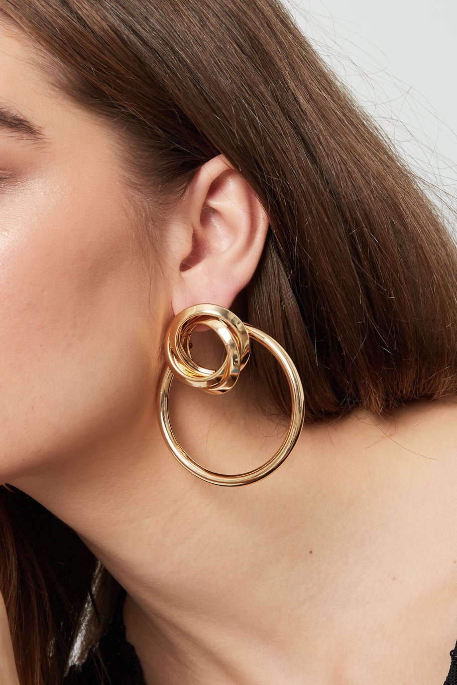 Goldene Gliederketten-Ohrringe mit Knotendesign – Trendige 7 cm Ohrringe – Metall – Alltag & Festlich – 28,8 Gramm – Modische Statement-Ohrringe