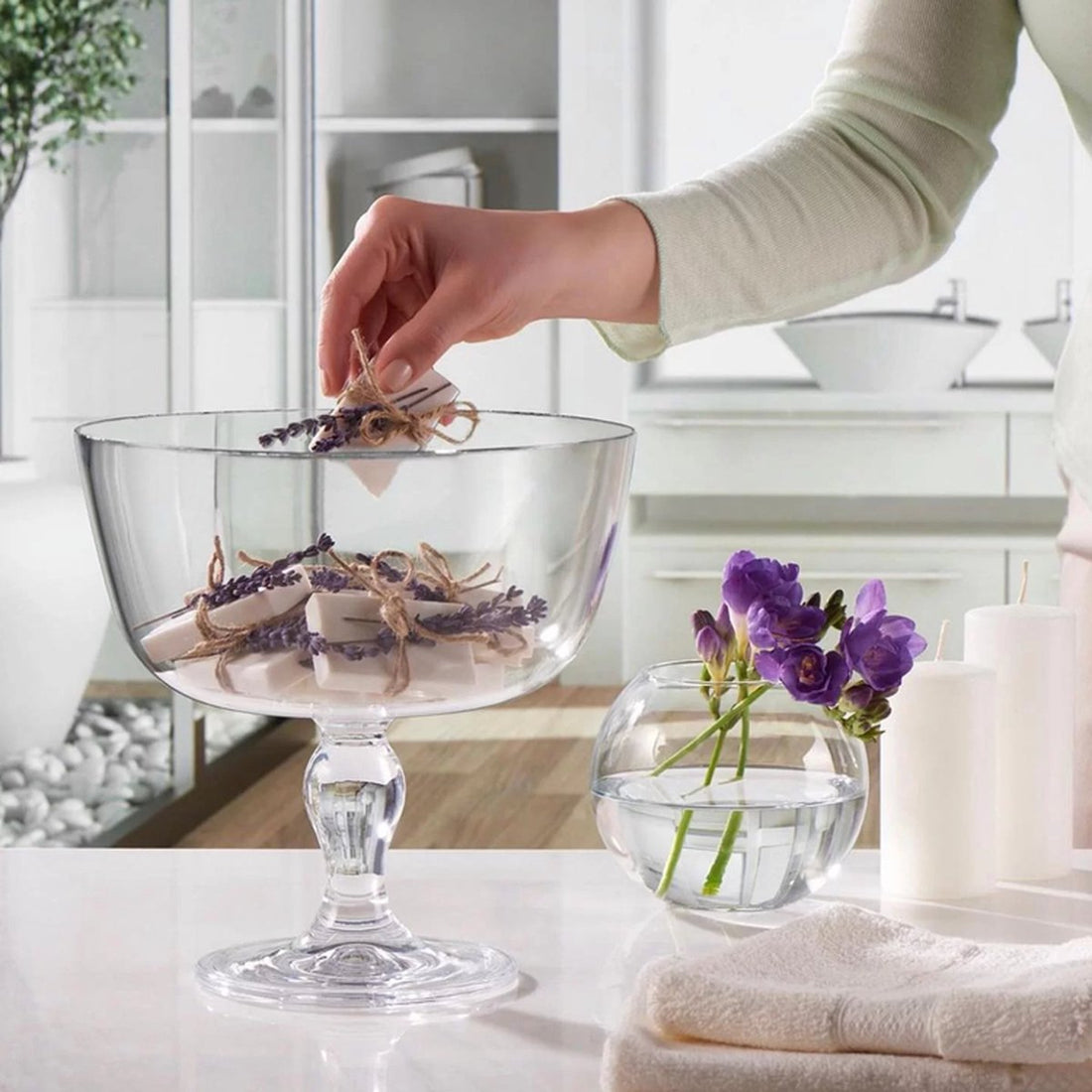 Tortenplatte Petite Patisserie - Servierplatte auf Fuß - Transparent - Glas (22,5 x 22,5 x 22,5 cm)