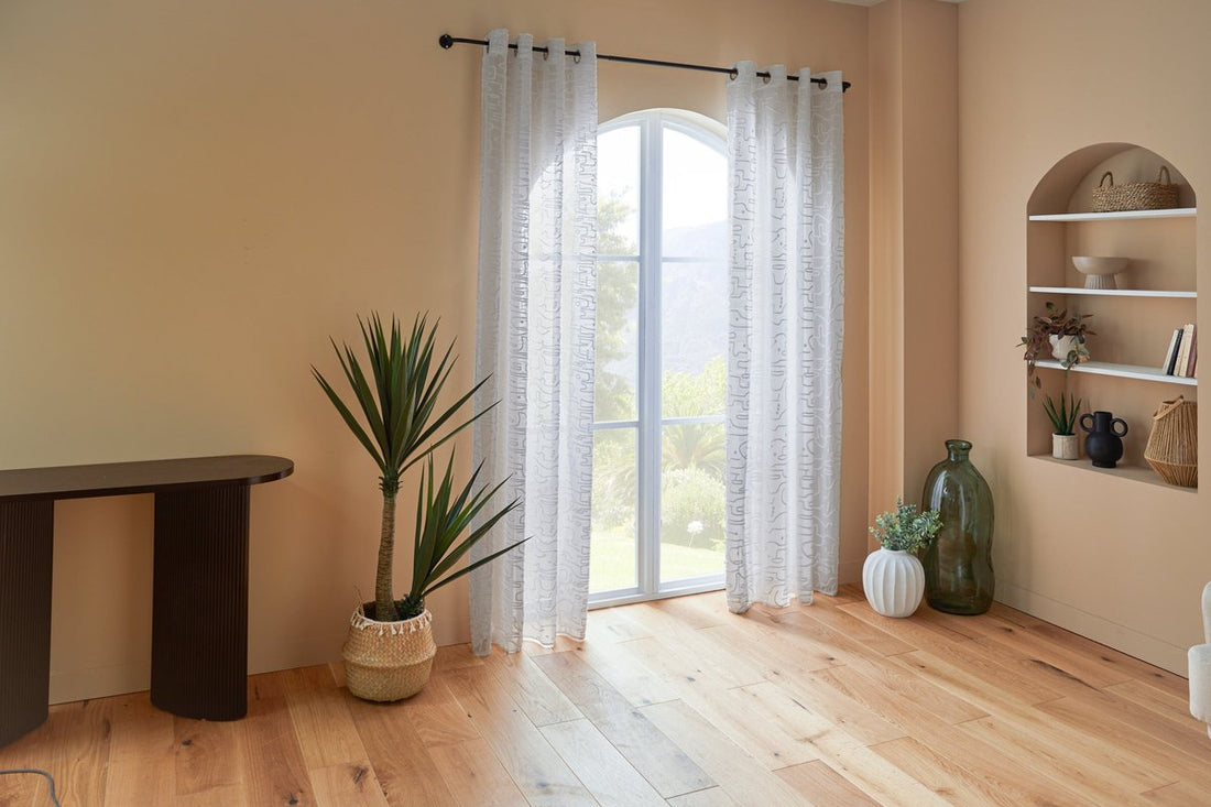 Atmosphera Lazi Sheer Curtain 140 x 240 cm - Ready-to-hang curtains with hooks and rings - White