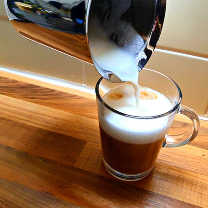 Kinghoff® - Melkopschuimer Handmatig - RVS - 800 ml - Vaatwasserbestendig - Barista - Melkkan - Hittebestendige bodem - Inductie