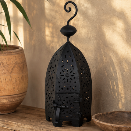 Handgemaakte Marokkaanse Lantaarn – Zwart Metaal – Zeshoekige Kaarshouder – 42 cm