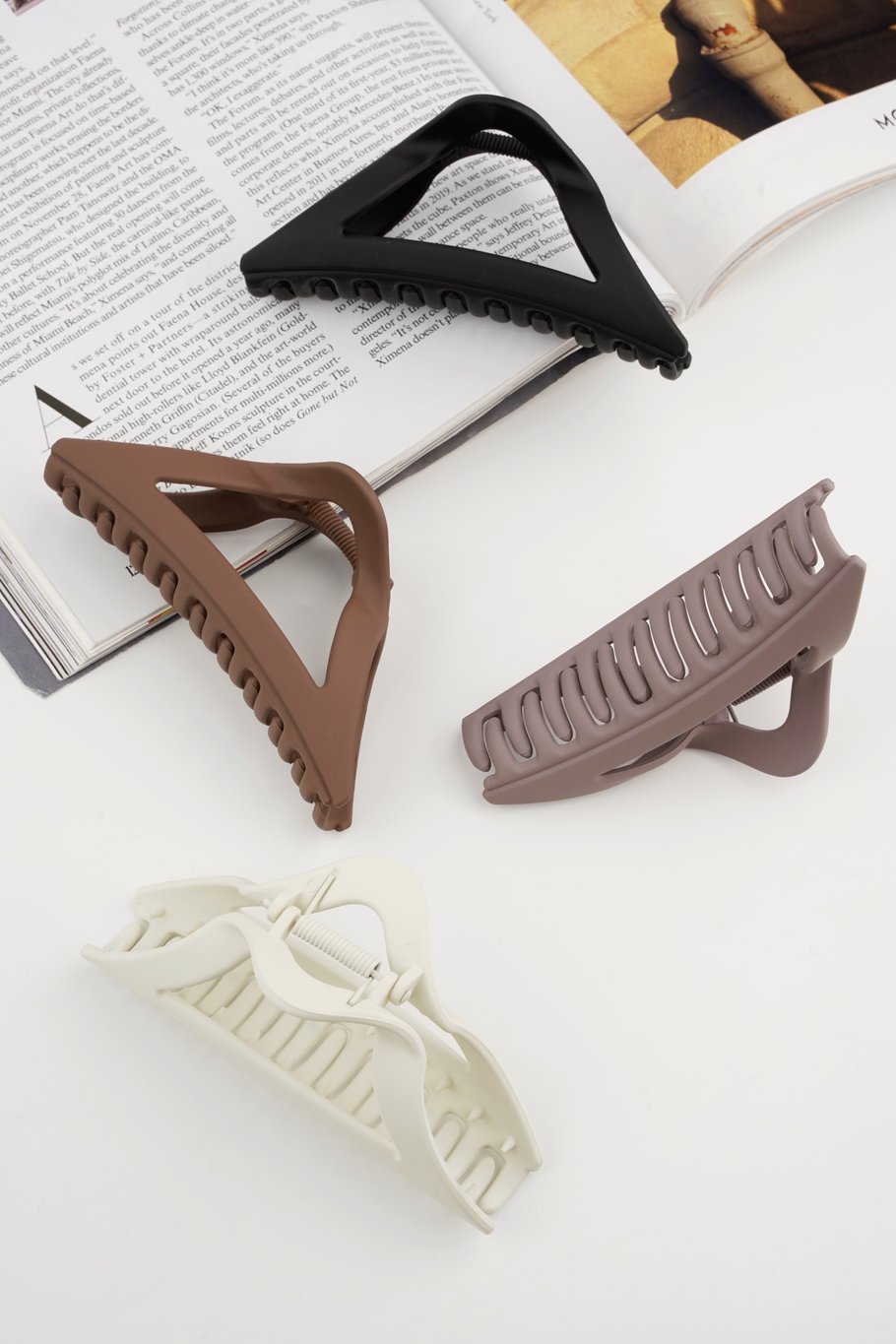 Driehoekige Haarclip - Camel Plastic Haarklem - 11, 5 cm
