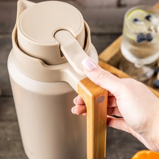 Klausberg vacuüm thermoskan 2 liter beige – RVS 304 met houten handvat – foto 8