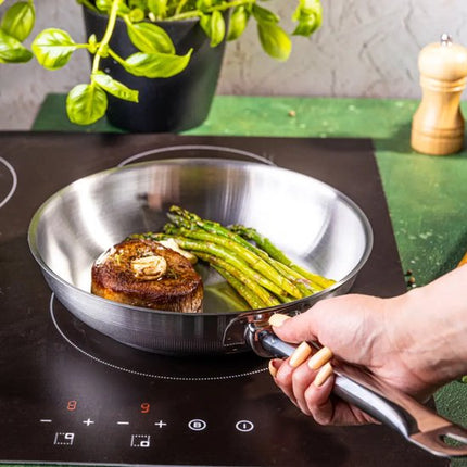 Kinghoff - KH-2019 - Pan - Koekenpan met Stalen Handvat - Zonder Antiaanbaklaag - Inductie Geschikt - Hoge Temperatuur tot 240°C - Voor Vlees, Vis & Groenten - 21CT, RVS - Ø24 cm - Zilver