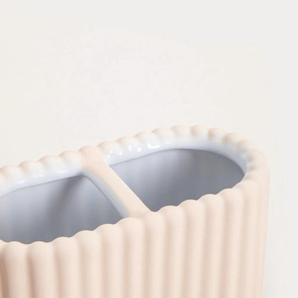 HOMLA - Solvani Badkamer Beker - Tandenborstelhouder - Badkamer Accessoire - Geribbeld Design - Opberger voor Tandenborstels & Accessoires - Steenware Mok - 13.9 x 6.7 x 8.8 cm - Beige