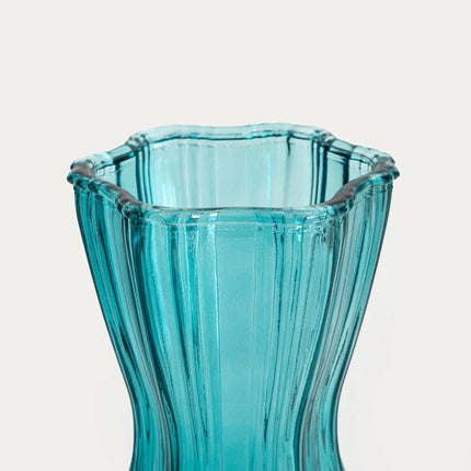 Homla - Vaas - Bloemenvaas - Glazen Vaas - Decoratieve Bloemenvaas met Golvende Rand - Moderne Design Vaas voor Verse & Droogbloemen - 13 x 25 cm - Turquoise