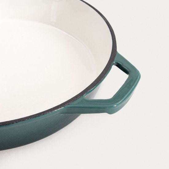 Homla – Andreas gusseiserne Pfanne – Bratpfanne aus Gusseisen – Ofenfest bis 220 °C – Steak- oder Bratpfanne für Induktion geeignet – Langlebige Bratpfanne – Ø 26 x 5 cm – Grün emaillierte Pfanne