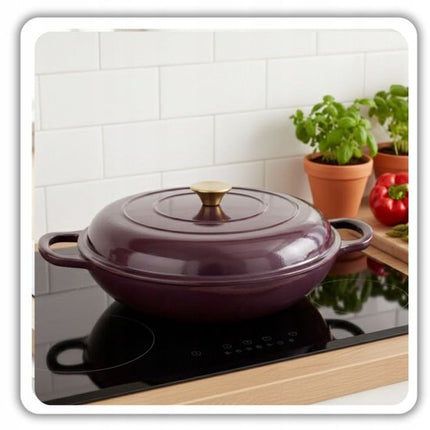 Hage - Braadpan - Lage Gietijzeren Braadpan met Deksel - Geëmailleerd - Oven & Inductie Geschikt - Voor Braden, Stoven en Ovenschotels - 3 Liters - 40.5 x 30 x 10.5 cm - Auberginepaars
