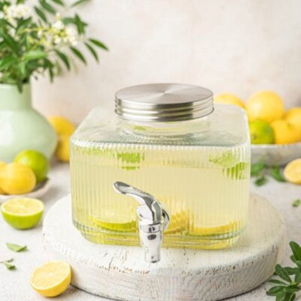 MPLCo - Drankdispenser - Limonadetap - Sapdispenser - Glazen Drankkan met Deksel - Glazen Drankdispenser met Kraantje - Waterdispenser voor Koelkast - Geribbeld Glas - 3 Liters - 19 x 19 x 14 cm - Transparant & Goud