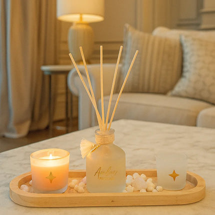 Wild Romance Luxe Geurset – Geurkaars, Diffuser, Kaarsenhouder & Houten Schaal – Wit