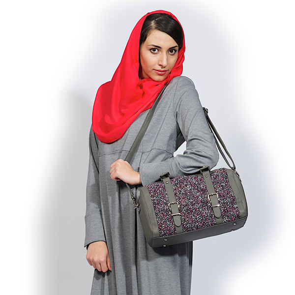 Abaya Feather Grey in lichtgrijs – maten S t/m XL, lengte 145 of 153 cm – foto 2