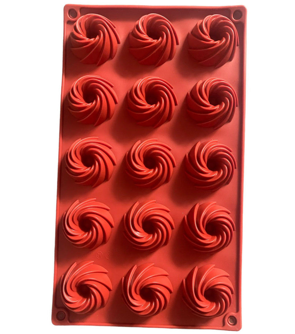Yasmin silicone bundt cake mold - 15 cavities