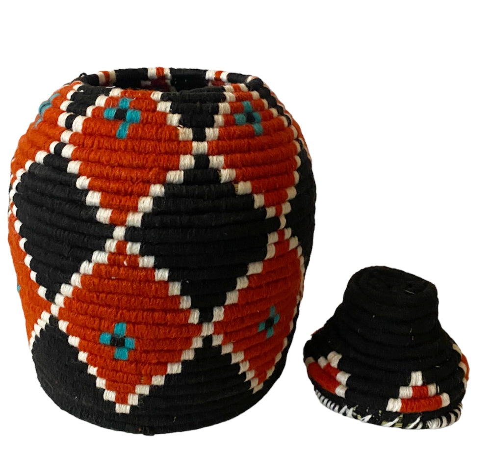Panier berbère marocain coloré