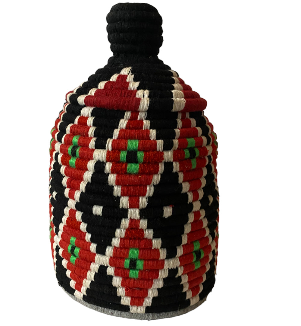 Panier berbère marocain coloré rouge et noir