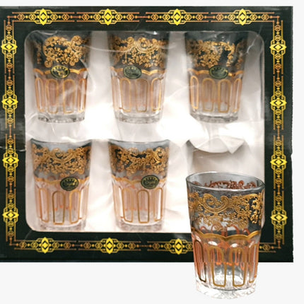 Theeglazen met gouden patroon