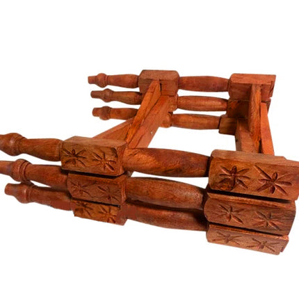 Opklapbare tafel onderstel van gesneden hout met dienblad