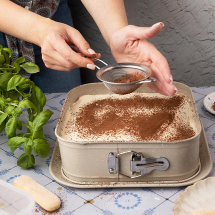 KINGHoff KH-1977 Vierkante Bakvorm met Losse Rand 27,5x27,5x8 cm - Vorm voor Cheesecake, Tiramisu en Taarten - Antiaanbaklaag - Ovenbestendig tot 220°C - Bakvorm - Cakevorm - Taartvorm