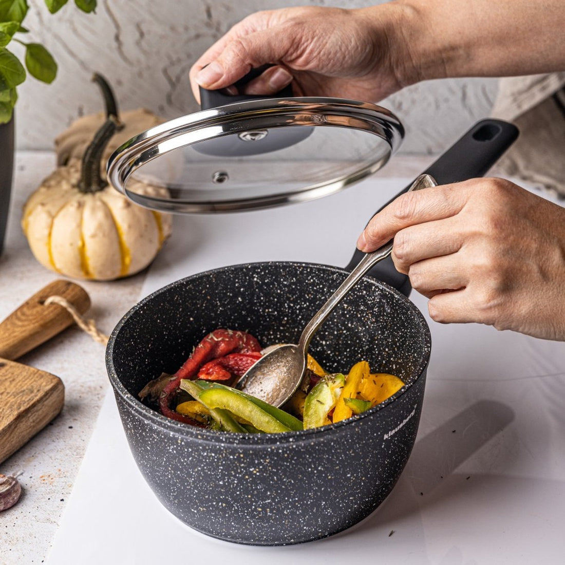 Klausberg - Casserole en marbre noir - 16 cm - noir - avec couvercle