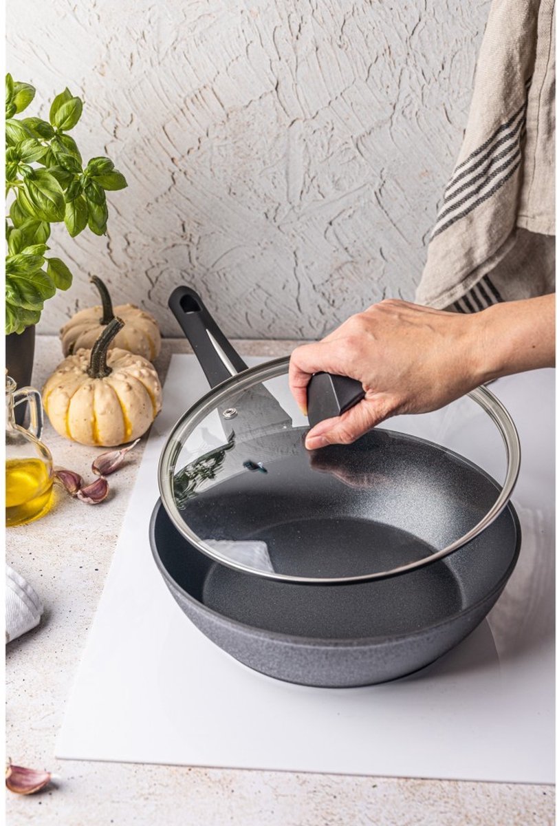 Klausberg - Poêle noire - Wok - avec couvercle