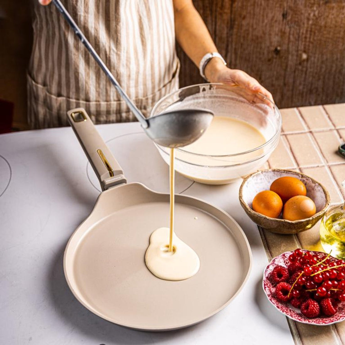 Klausberg KB-7965 Pfannkuchenpfanne | 24 cm | Antihaftbeschichtung | Für alle Herdarten geeignet, inklusive Induktion | Beige | Crêpepfanne