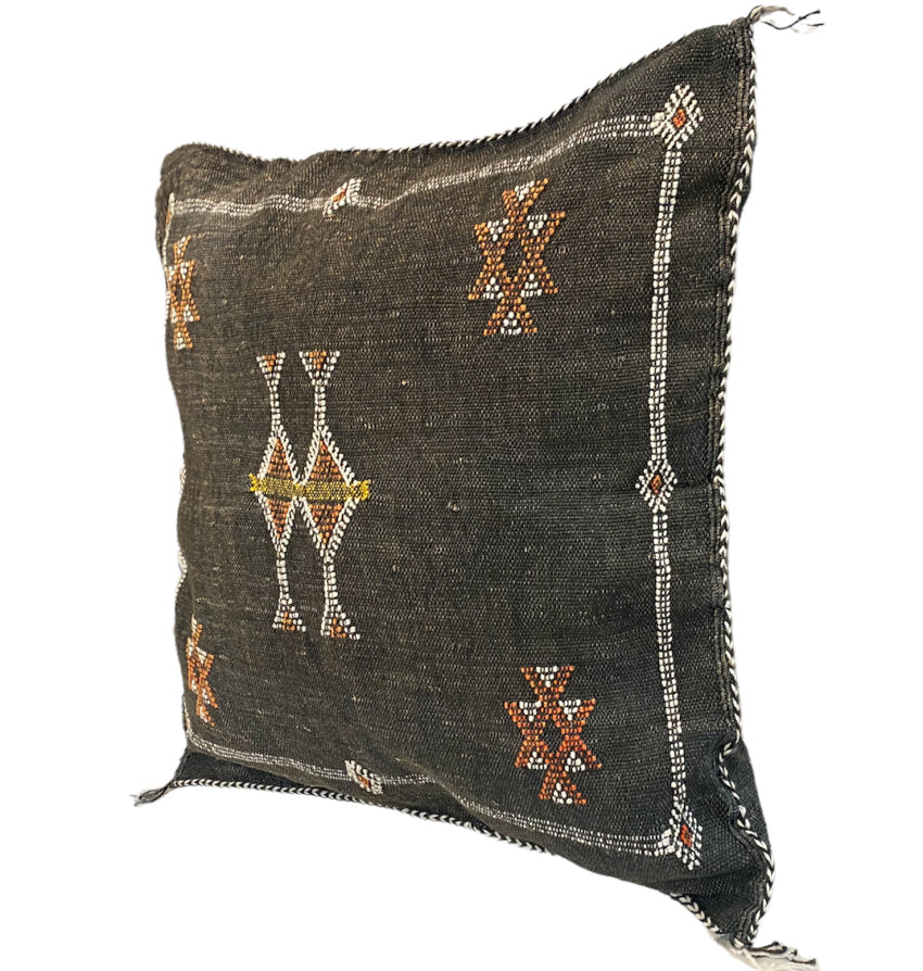Coussin marocain en soie de cactus Sabra noir
