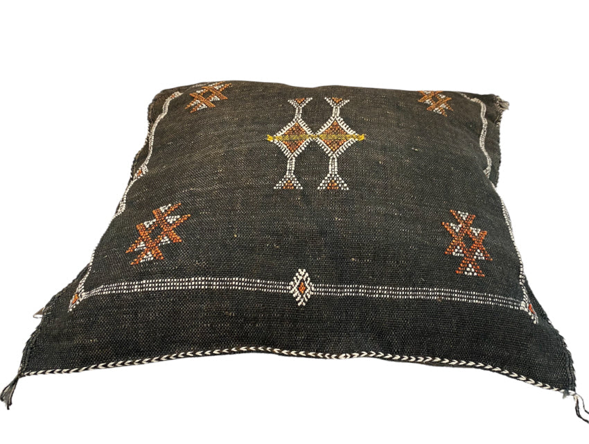 Coussin marocain en soie de cactus Sabra noir