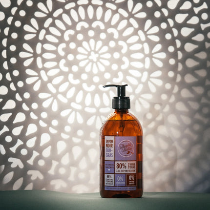 Zwarte zeep  met lavendel 500ml. Zonder parfum