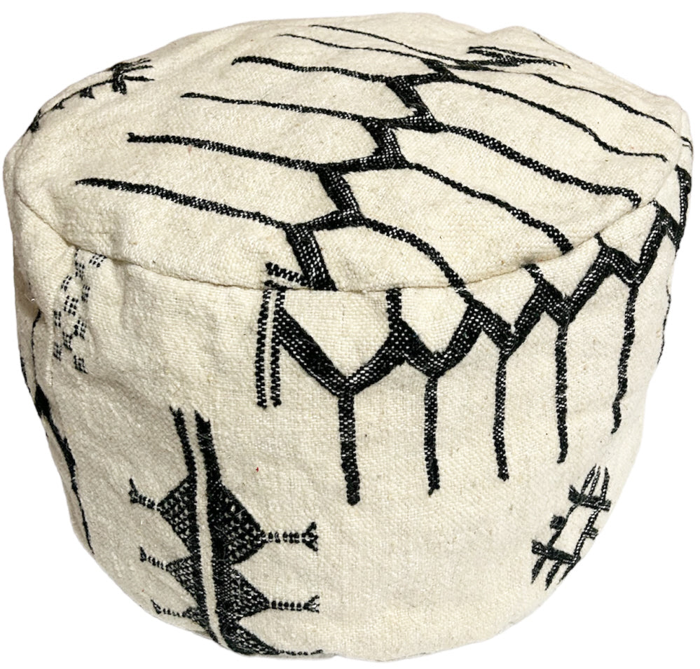 Marokkaanse berber poef – handgemaakt, gebroken wit met zwart, Ø 45 x 30 cm