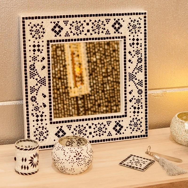 Oosterse spiegel met mozaïek lijst – zwart en wit, 50 x 50 cm