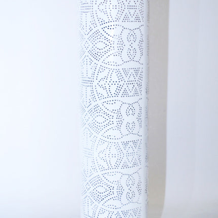 Grote oosterse wit filigrain vloerlamp