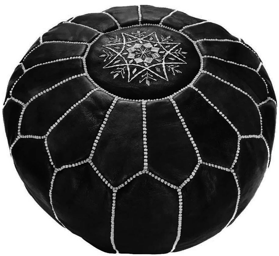 Marokkanischer Leder-Pouf Schwarz mit weißer Stickerei – Handgefertigt in Marrakesch
