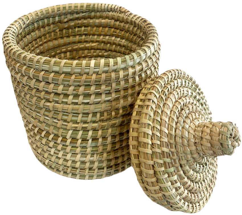 Wicker basket with lid natural