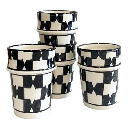 Set van 4 Fes keramiek bekers zwart-wit