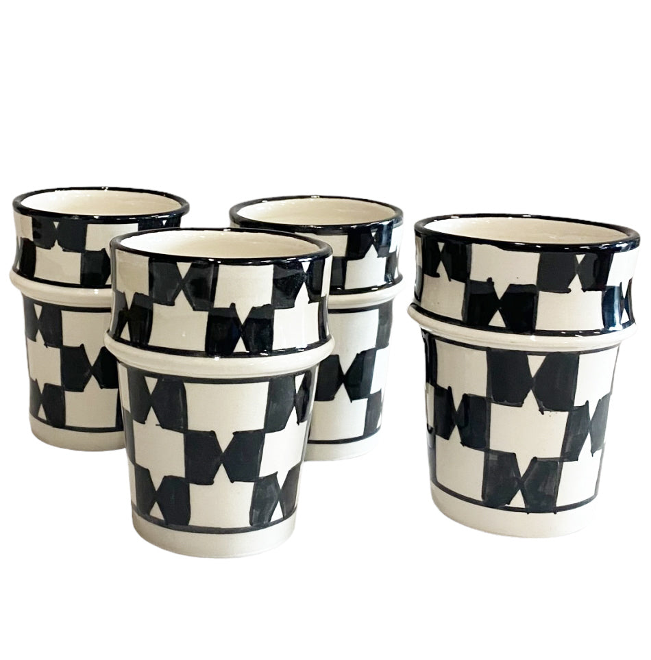 Set of 4 Fes ceramic mugs black and white