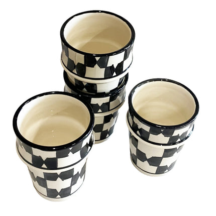Set van 4 Fes keramiek bekers zwart-wit