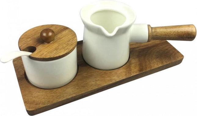Suikerpot en melkkannetje van porselein