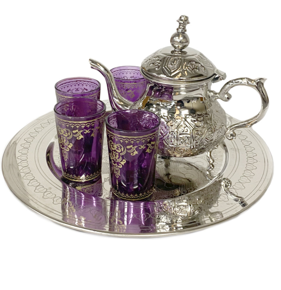 Service à thé marocain avec verres colorés